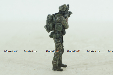 Фигурка Солдат ЗСУ с авоматом и прибором ночного видения, Vilen Model 1:43