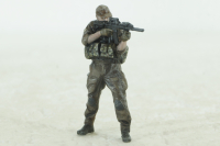 Фигурка Солдат СБУ с поднятой винтовкой, Vilen Model 1:43