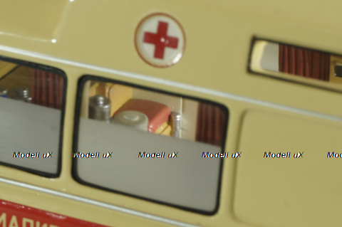 Зил-118КА Специализированная Скорая Помощь (с полным интерьером), 111903, DiP Models 1:43