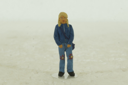 Фигурка Девушка в джинсах,  209а, BM-Toys 1:43