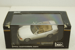 Mercedes SL500 R129, 1990 white, CLC195, IXO 1:43