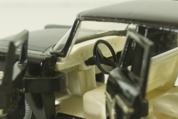 Газ-13 Чайка, черная, Тантал/Радон 1:43