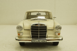 Mercedes 200 Universal (W110) 1966, cream, 183709, Norev 1:18