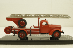 Зис-150 Пожарная, из к/ф "Малыш и Карлсон который живет на крыше" СССР, 1971г., TruckTyr 1:43