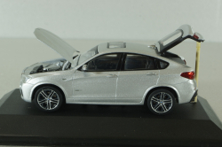 BMW X4 (F26) 2015, silver, Herpa 1:43