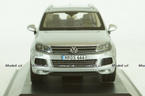 Volkswagen Touareg 2010 silver, Schuco 1:43