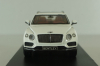 Bentley Bentayga V8 2016, white, Kyosho 1:43
