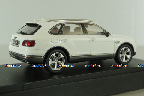 Bentley Bentayga V8 2016, white, Kyosho 1:43