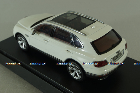Bentley Bentayga V8 2016, white, Kyosho 1:43