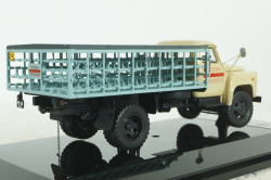 Газ-52 Автомобиль для транспортировки баллонов со сжиженным газом СТБ1-52 1973 г., 105242, DiP Models 1:43