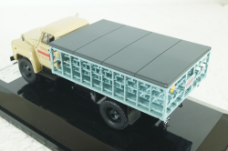 Газ-52 Автомобиль для транспортировки баллонов со сжиженным газом СТБ1-52 1973 г., 105242, DiP Models 1:43