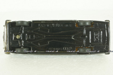 Газ-14 Чайка, желтый салон, завод ГАЗ 1:43