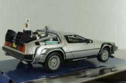 DeLorean Time Machine from movie Back to the Future Future II, 22441, Welly 1:24