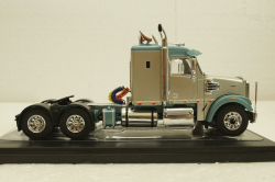 Freightliner Coronado 2008 Silver/Green, TR172,  IXO 1:43