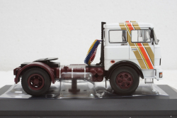 Fiat 690 T1 (1961) white, TR126, IXO 1:43