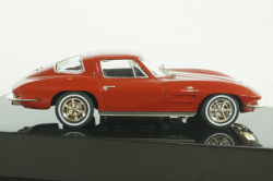 Chevrolet Corvette Stingray 1963, red/white,  CLC479, IXO 1:43