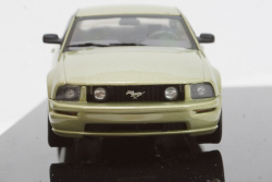Ford Mustang GT 2005 light green, 52761, AutoArt 1:43