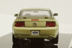 Ford Mustang GT 2005 light green, 52761, AutoArt 1:43