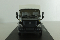 Газон NEXT C42R31 бортовой с тентом черный/серый Н231, Наш Автопром 1:43