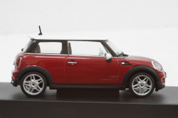 Mini Cooper S 2006 R55, red/white roof , 55006, AutoArt 1:43