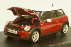 Mini Cooper S 2006 R55, red/white roof , 55006, AutoArt 1:43