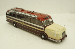 Krupp Titan 080, 1951, BUS010, IXO 1:43