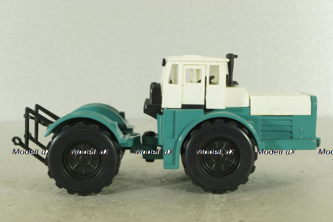 К-701 Кировец, белый/зеленый, з-д Двигатель 1:43  