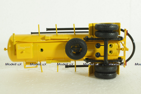 Полуприцеп-цементовоз ТЦ-4 1960, арт.100718, АвтоИстория 1:43