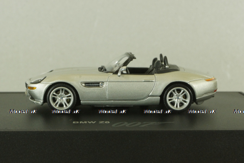 Bmw Z8 (E52) 1999 James Bond World is Not Enough 007, silver, 80420007666, Minichamps 1:43