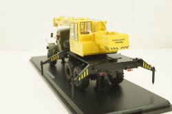 Краз-255Б1 КС-3575 Автокран, хаки/желтый, SSM1185, SSM 1:43