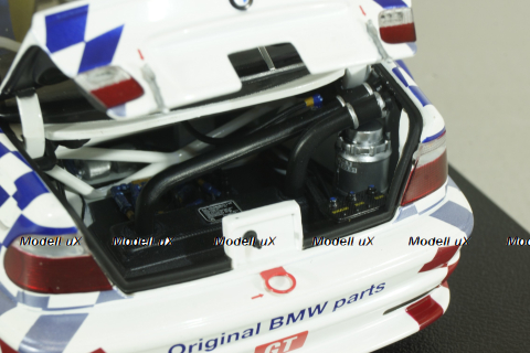 BMW M3 GTR (E46) Le Mans #42 2001 Minichamps 1:18