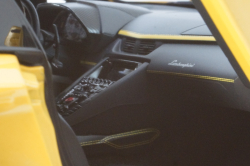 Lamborghini Aventador S 2017 pearl yellow, 79132, AutoArt 1:18
