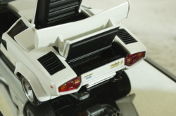 Lamborghini Countach 5000S 1982 white, 54533, AutoArt 1:43