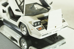 Lamborghini Countach 5000S 1982 white, 54533, AutoArt 1:43