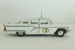 Газ-13 Чайка, С Днем свадьбы, Агат 1:43