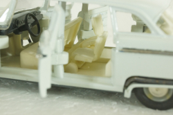 Газ-13 Чайка, С Днем Свадьбы, №2, Агат 1:43