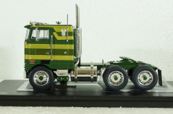 Peterbilt T 352 Pacemaker 1979,  green, TR184, IXO 1:43