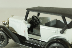 Газ-А, медицинский, Агат 1:43