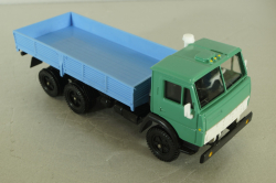 КамАЗ-5320 бортовой, зеленый/голубой, Арек 1:43 