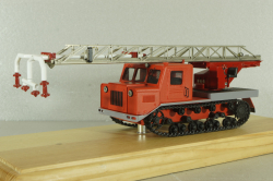 АПП-20 пожарный пеноподъемник на базе гусеничного артиллерийского тягача АТ-С модели 712, 1952 , Nik Models 1:43