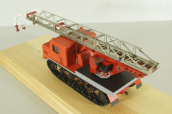 АПП-20 пожарный пеноподъемник на базе гусеничного артиллерийского тягача АТ-С модели 712, 1952 , Nik Models 1:43