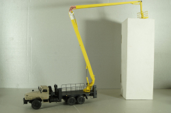 Урал-4320-0911 c подъемником ВС-22, бежевый, Nik Models 1:43