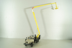 Урал-4320-0911 c подъемником ВС-22, бежевый, Nik Models 1:43