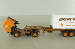 Mercedes SK 1748 tractor with semi trailer Berner 1988, orange, Herpa 1:87
