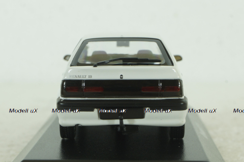 Renault 19 1995 white, 940113700, Maxichamps  1:43 Уценка!