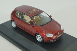 Volkswagen Golf V 3-doors 2003, red, 821930110, Schuco 1:43