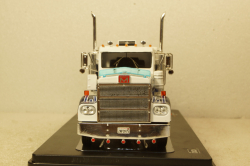 Marmon CHDT 1980 white, TR083, IXO 1:43