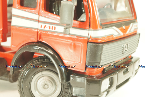 Mercedes-Benz 1748 S  tractor with semi trailer tankwechsel system, red/silver, 317/2, NZG 1:43