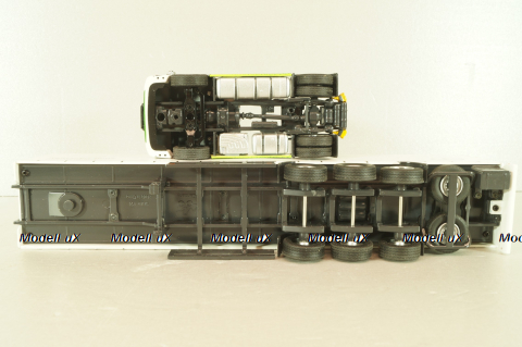 Mercedes-Benz Actros FH25 GigaSpace 4x2 2012 with semi-trailer "Mercedes-Benz", green/silver, 8622/03, NZG 1:50