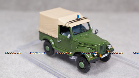 Фигурка Морячок в белом, Кит 1:43